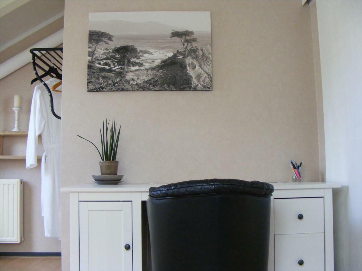 Bed and Breakfast Njoy-Uithof Den Haag Exterior foto
